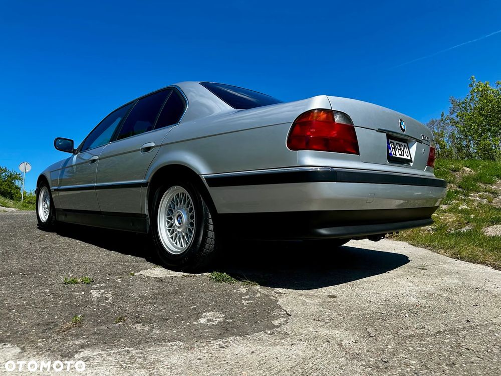 BMW Seria 7 740i V8 - 11