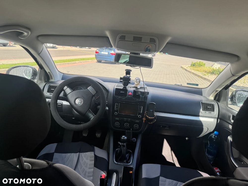 Volkswagen Golf - 5