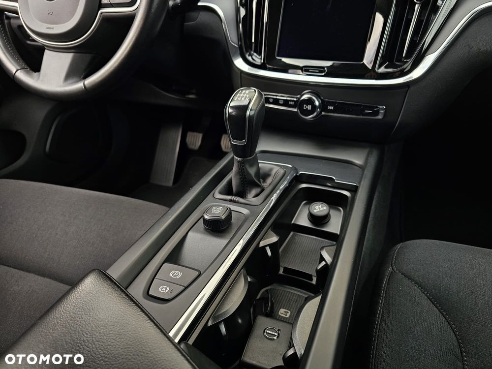 Volvo V60 D3 Momentum - 18