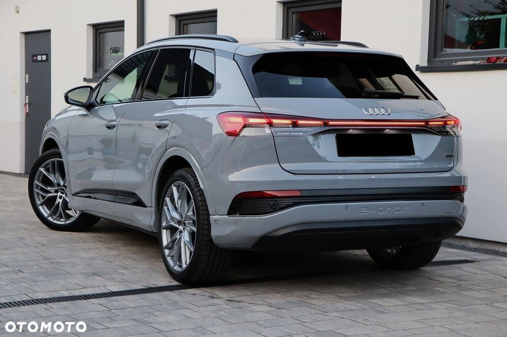 Audi Q4 e-tron - 8