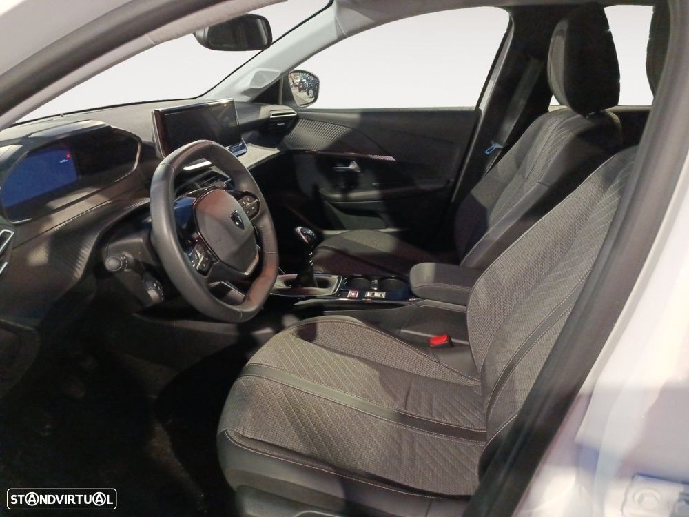 Peugeot 208 1.2 PureTech Allure — fotografia 9
