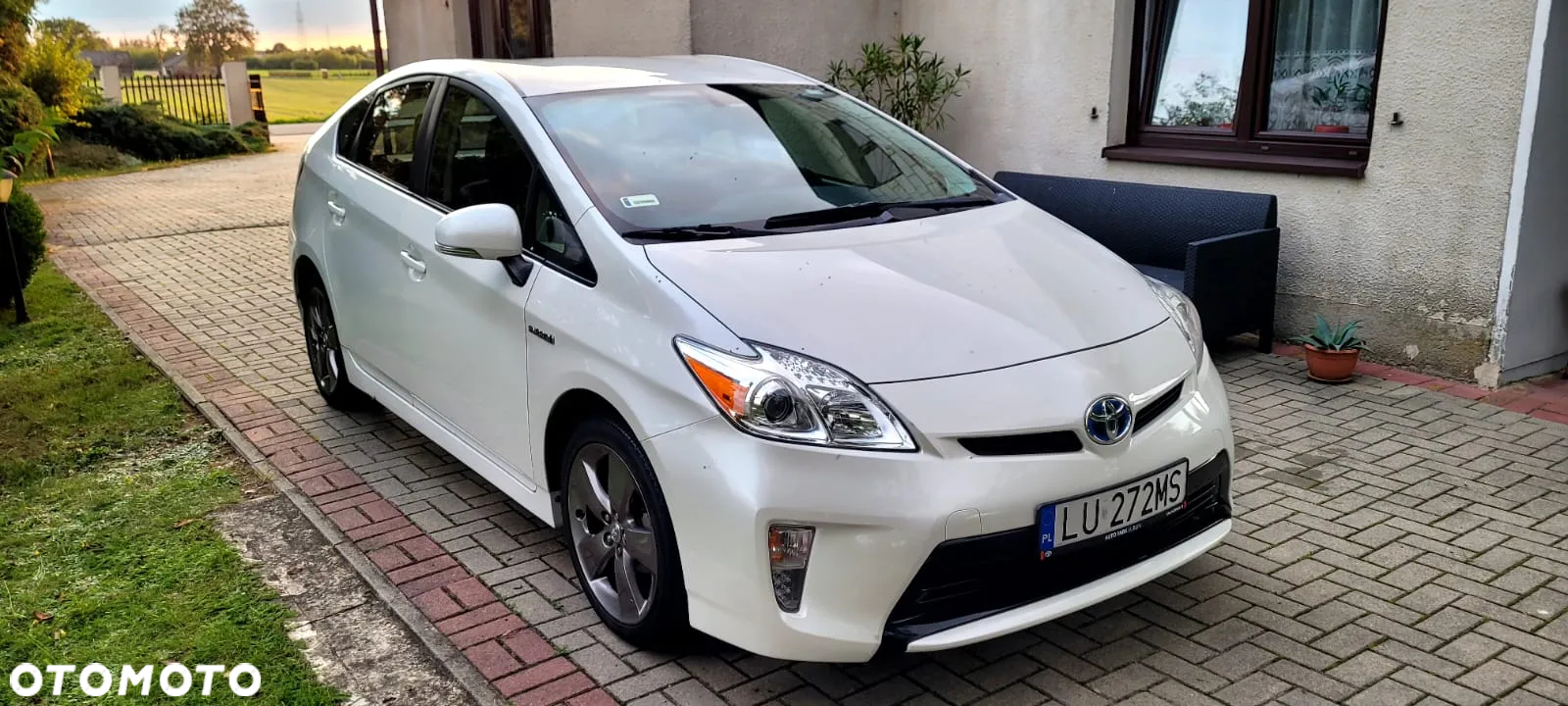 Toyota Prius 1.8 HSD Premium - 2