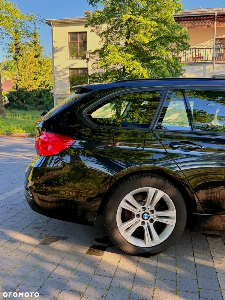 BMW Seria 3 320d Sport Line - 25
