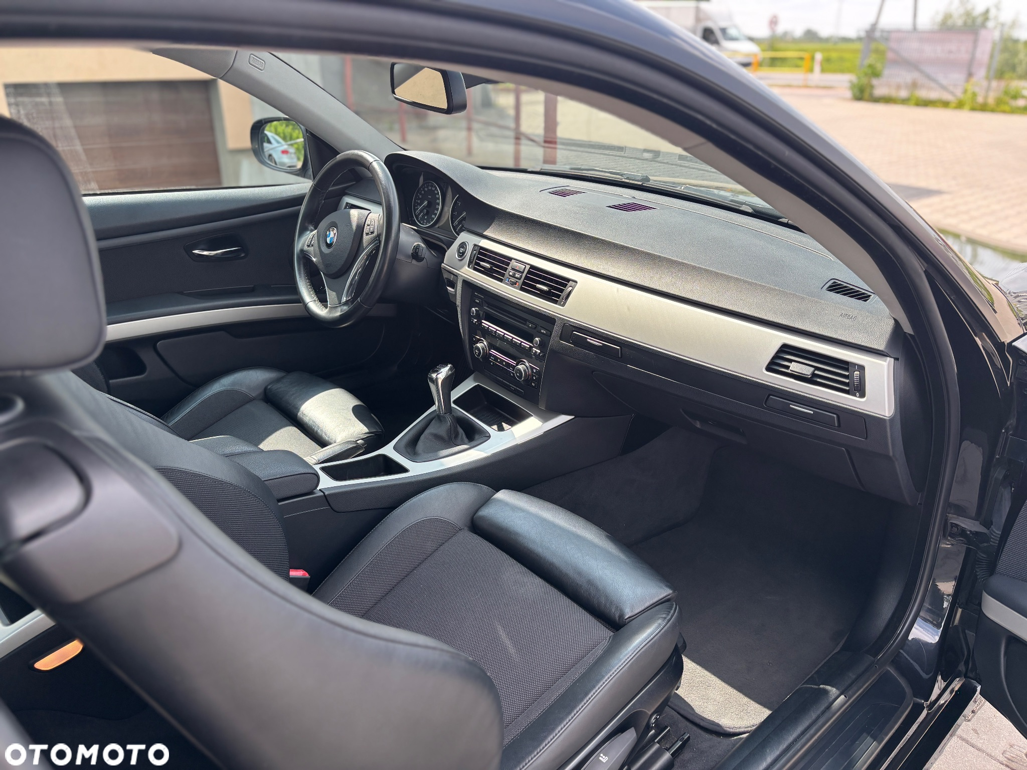 BMW Seria 3 318i Coupe - 6