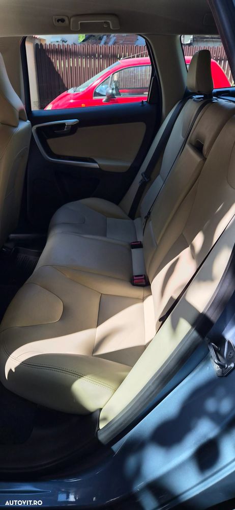 Volvo XC 60 D4 Inscription - 13