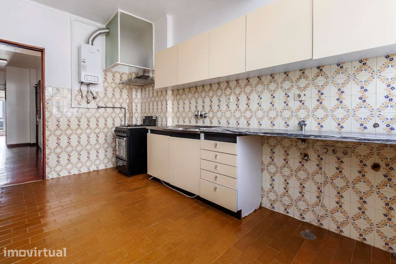 Apartamento T2+1 c/ 2 Marquises em Rio de Mouro, Sintra - Grande imagem: 4/46