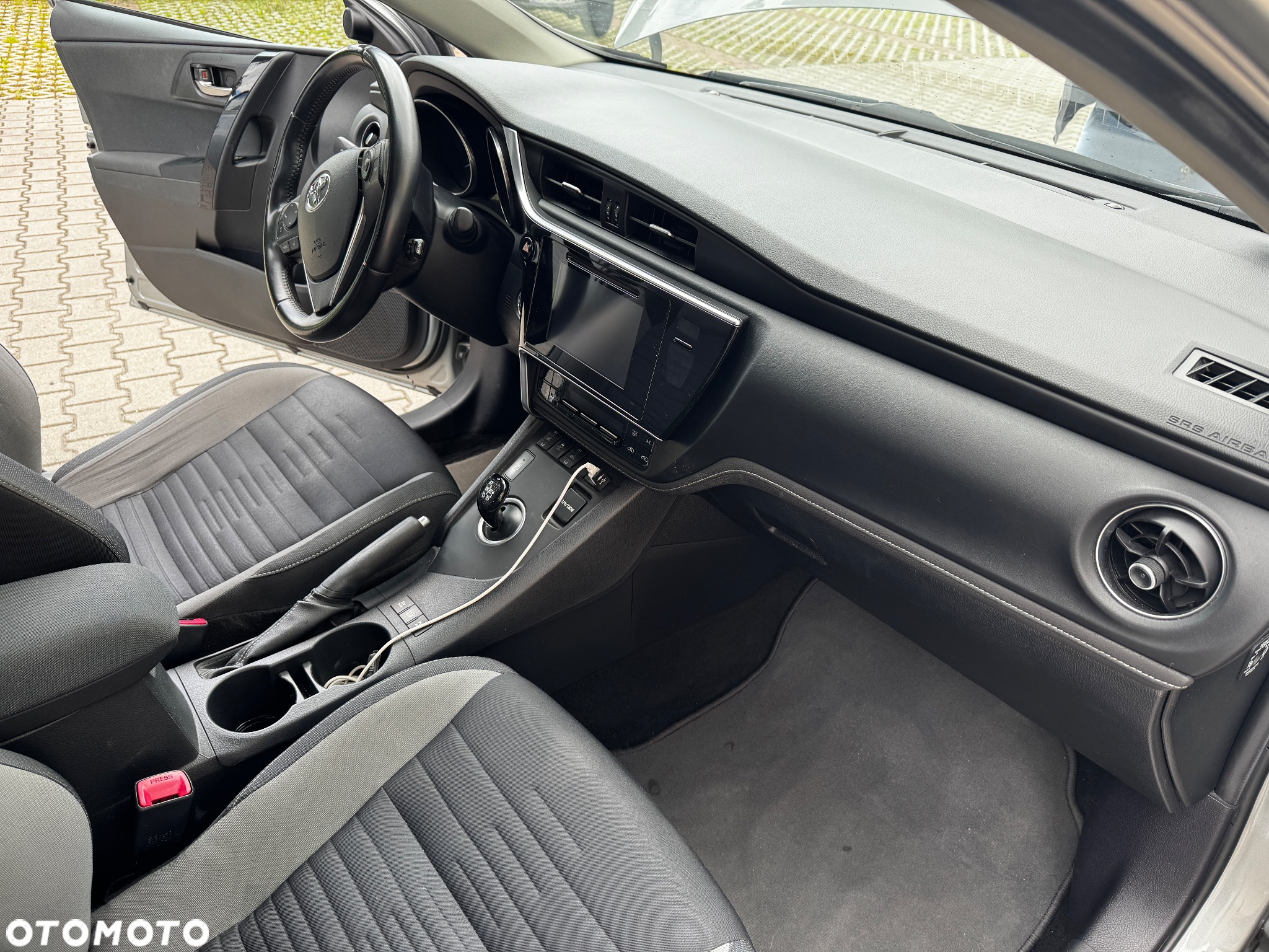 Toyota Auris Hybrid 135 Comfort - 9