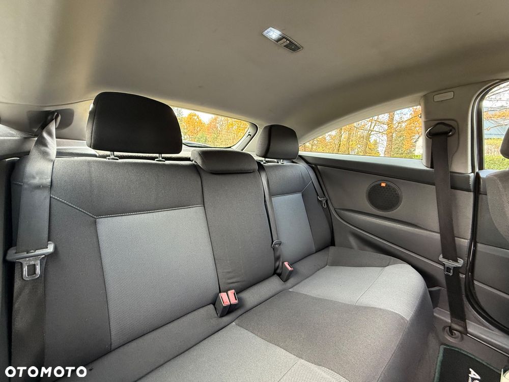 Opel Astra III GTC 1.8 Cosmo - 24