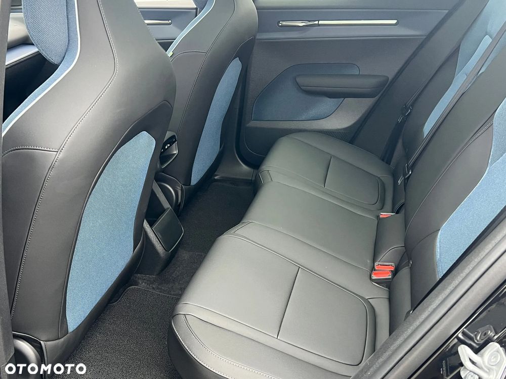 Volvo EX30 69kWh Twin Motor Ultra Black Edition - 2