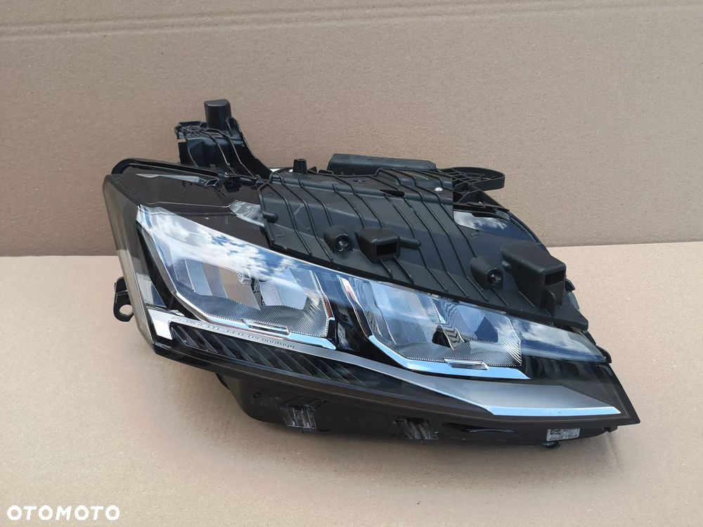 REFLEKTOR LAMPA PRAWA PEUGEOT 308 T10 od 2021 R Ledowa - 1