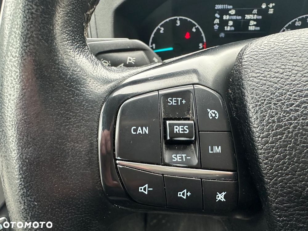 Ford TRANSIT CUSTOM - 13