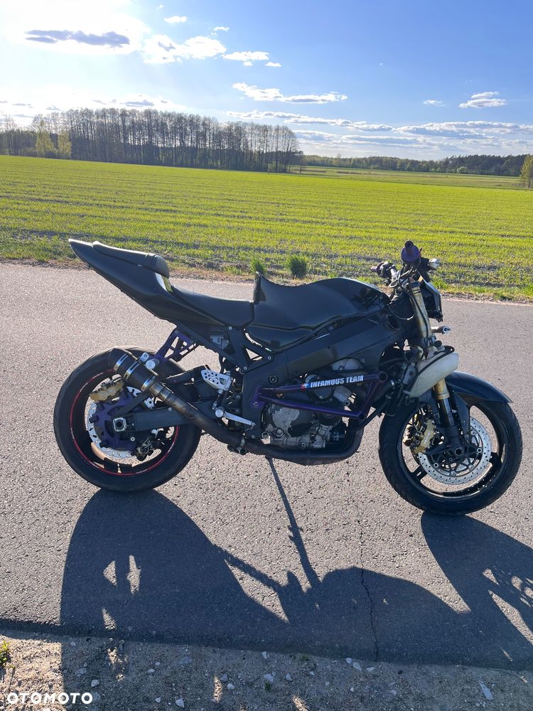 Suzuki GSX-R - 1