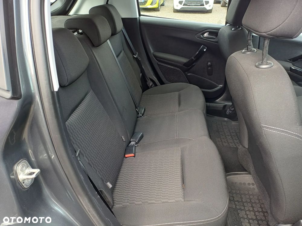 Peugeot 208 PureTech 82 Stop & Start Signature - 13