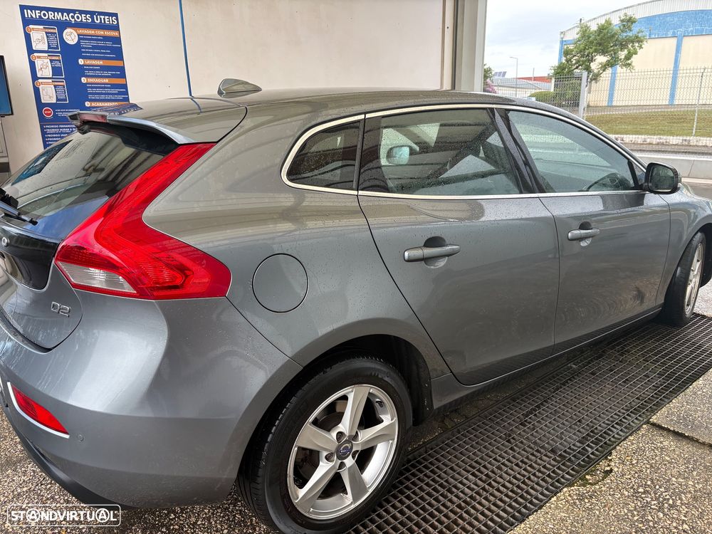 Volvo V40 D2 Momentum - 3