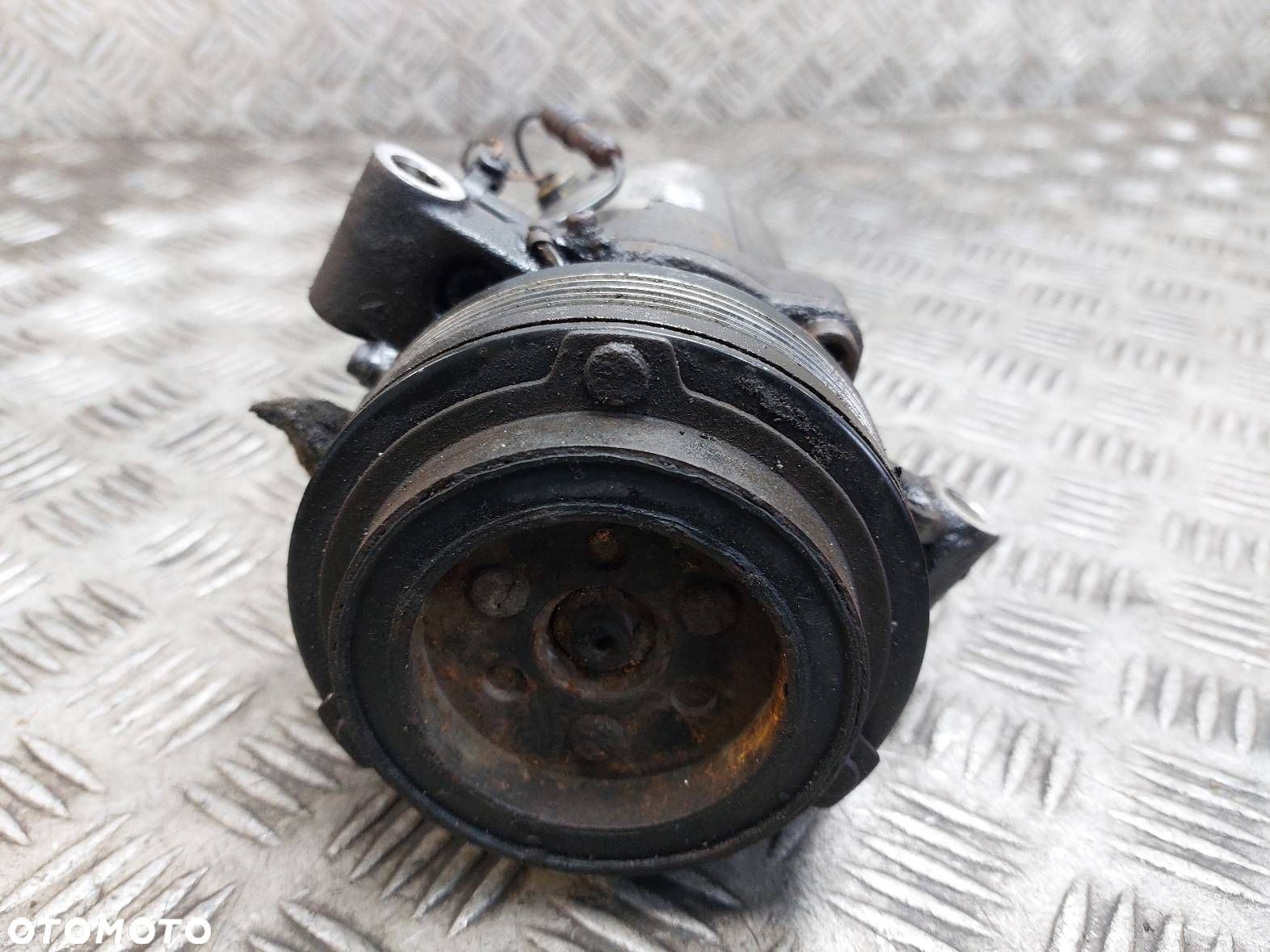 SPRĘŻARKA KOMPRESOR KLIMATYZACJI BMW E46 1.9 8V 8386650 - 2