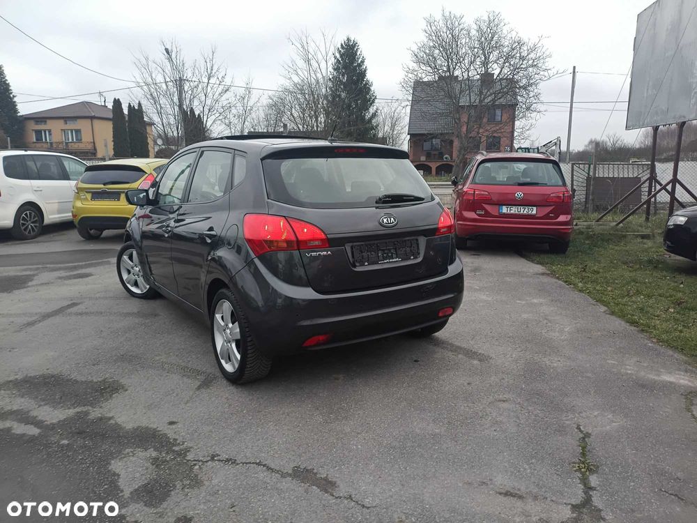 Kia Venga - 6