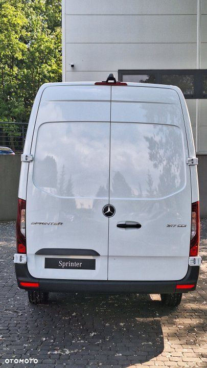 Mercedes-Benz Sprinter - 10