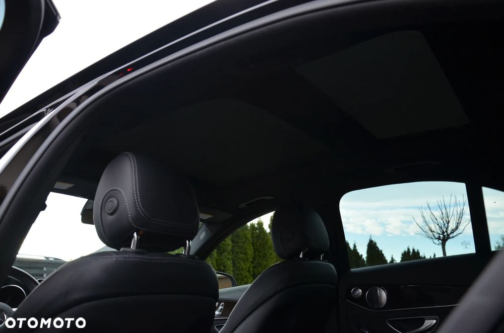 Mercedes-Benz Klasa C 300 4Matic 9G-TRONIC Exclusive - 19