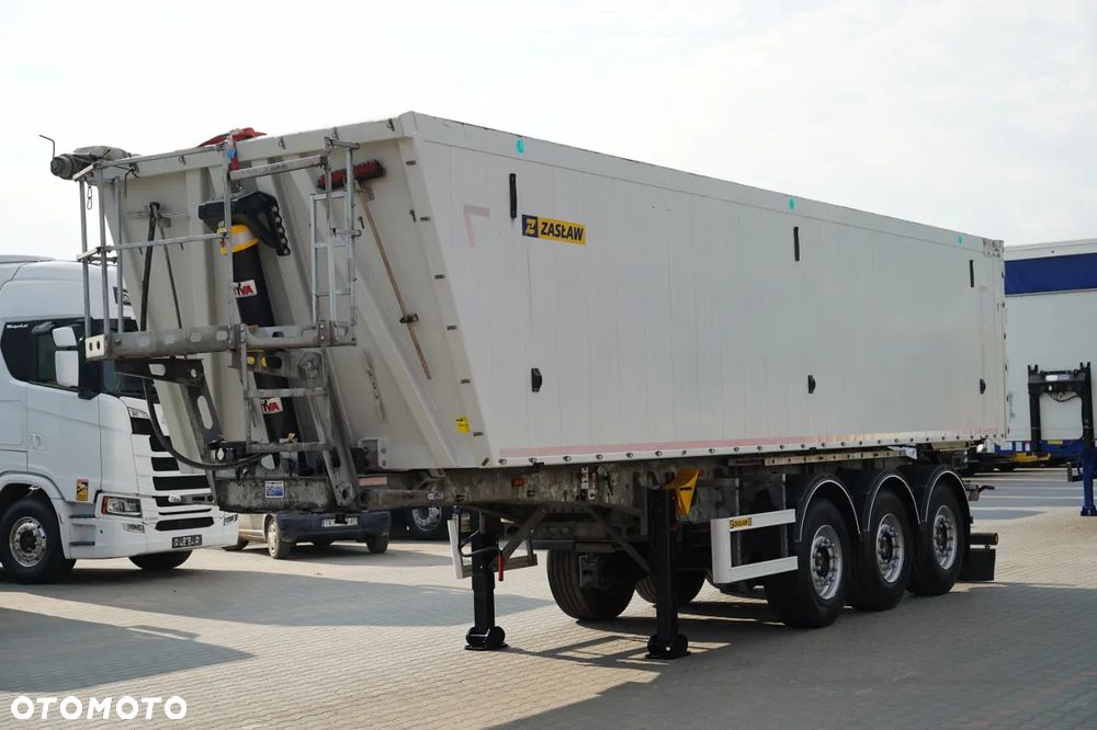 Zaslaw WYWROTKA ALUMINIOWA / 43 m3 /  OŚ PODNOSZONA / OSIE SAF - 3