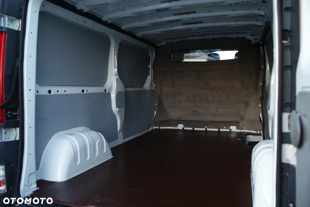 Opel Vivaro - 18
