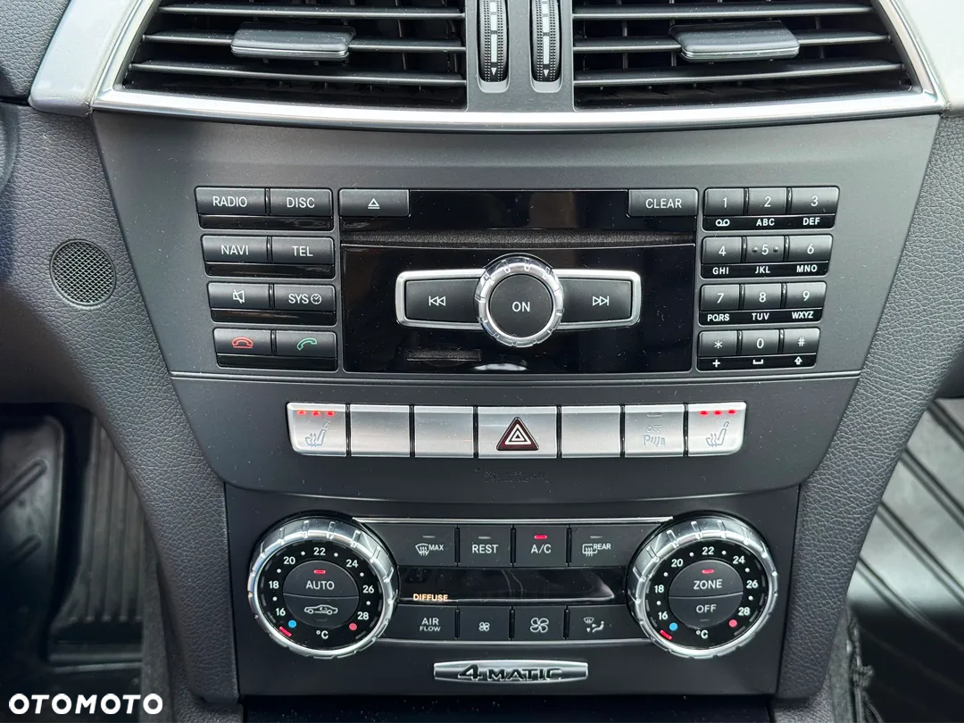 Mercedes-Benz Klasa C 300 T CDI 4Matic 7G-TRONIC Avantgarde Edition - 27