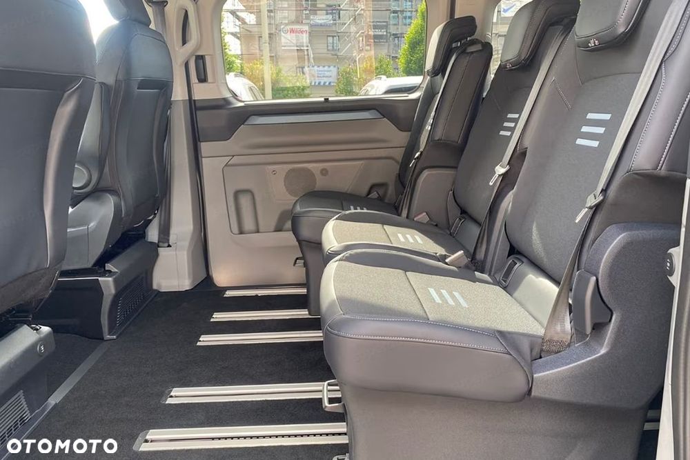 Ford Tourneo Custom - 7