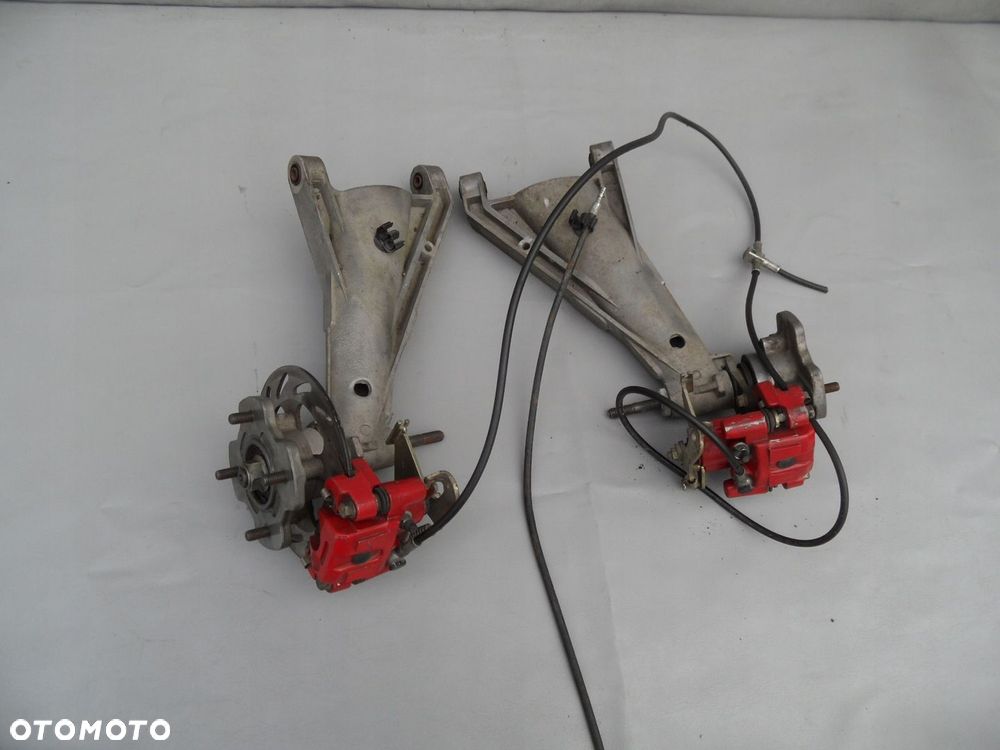 WAHACZ LEWY TYŁ PIASTA ZWROTNICA TYLNA LIGIER MICROCAR 2015 - 1