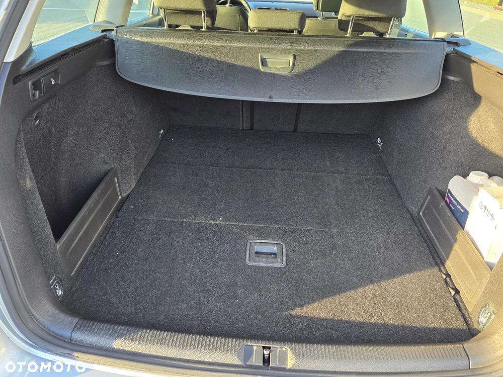 Volkswagen Passat 2.0 TDI Comfortline - 9