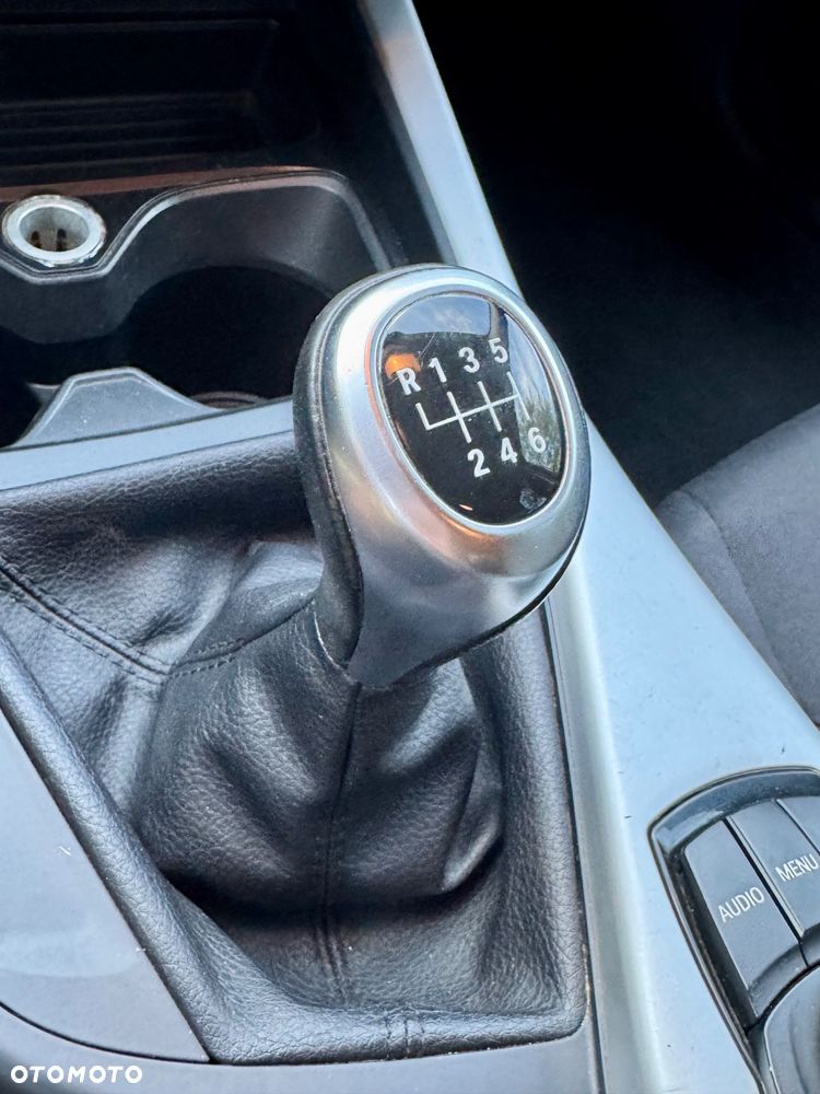 BMW Seria 1 116i - 13