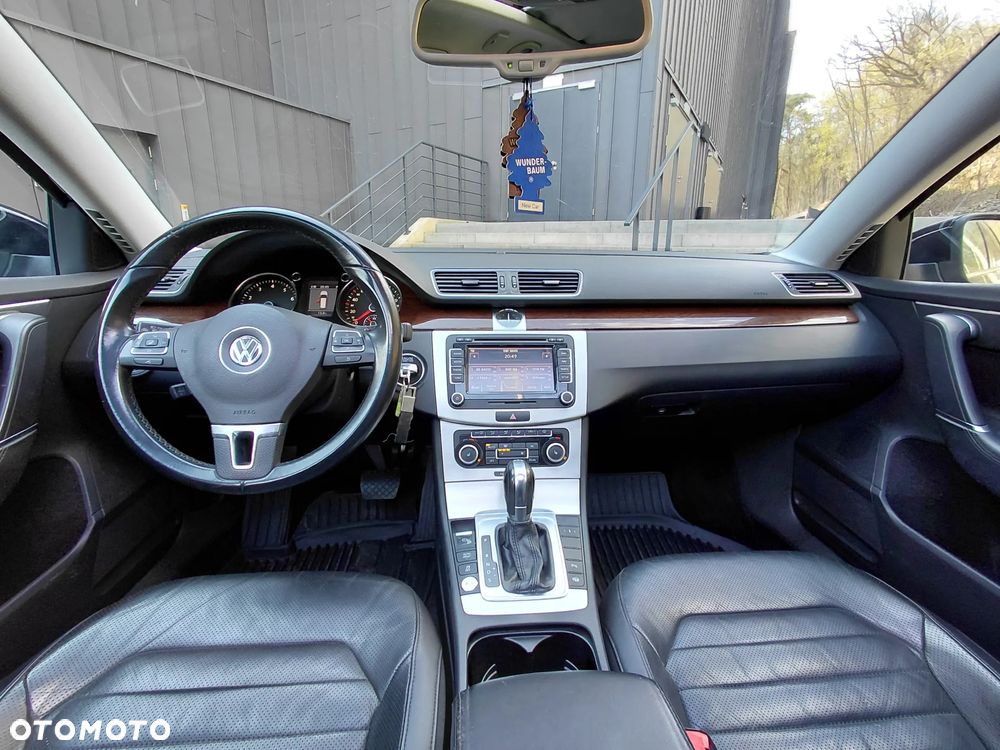 Volkswagen Passat - 9