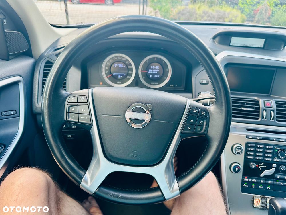 Volvo XC 60 2.4D AWD Summum - 26
