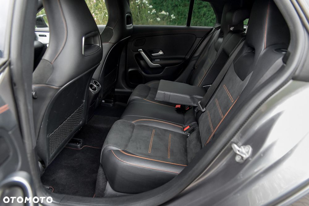 Mercedes-Benz CLA 220 Edition 1 7G-DCT - 15