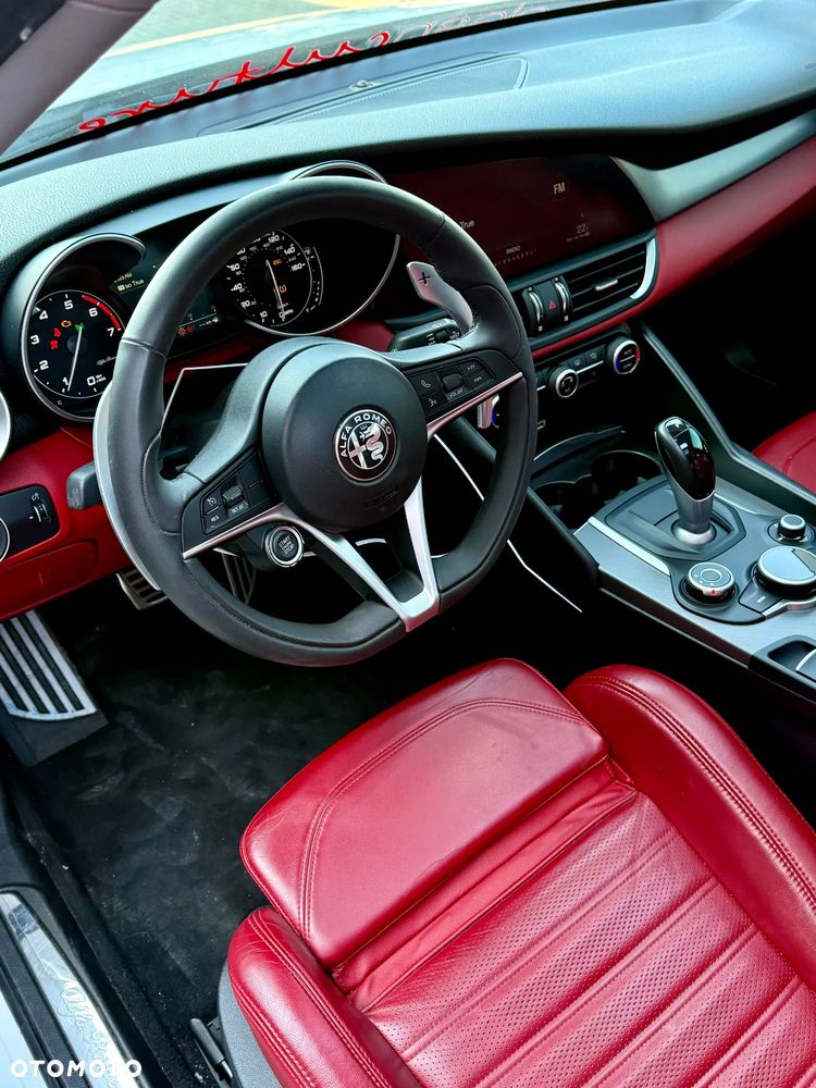 Alfa Romeo Giulia 2.0 Turbo 16V AT8 Veloce Ti - 13