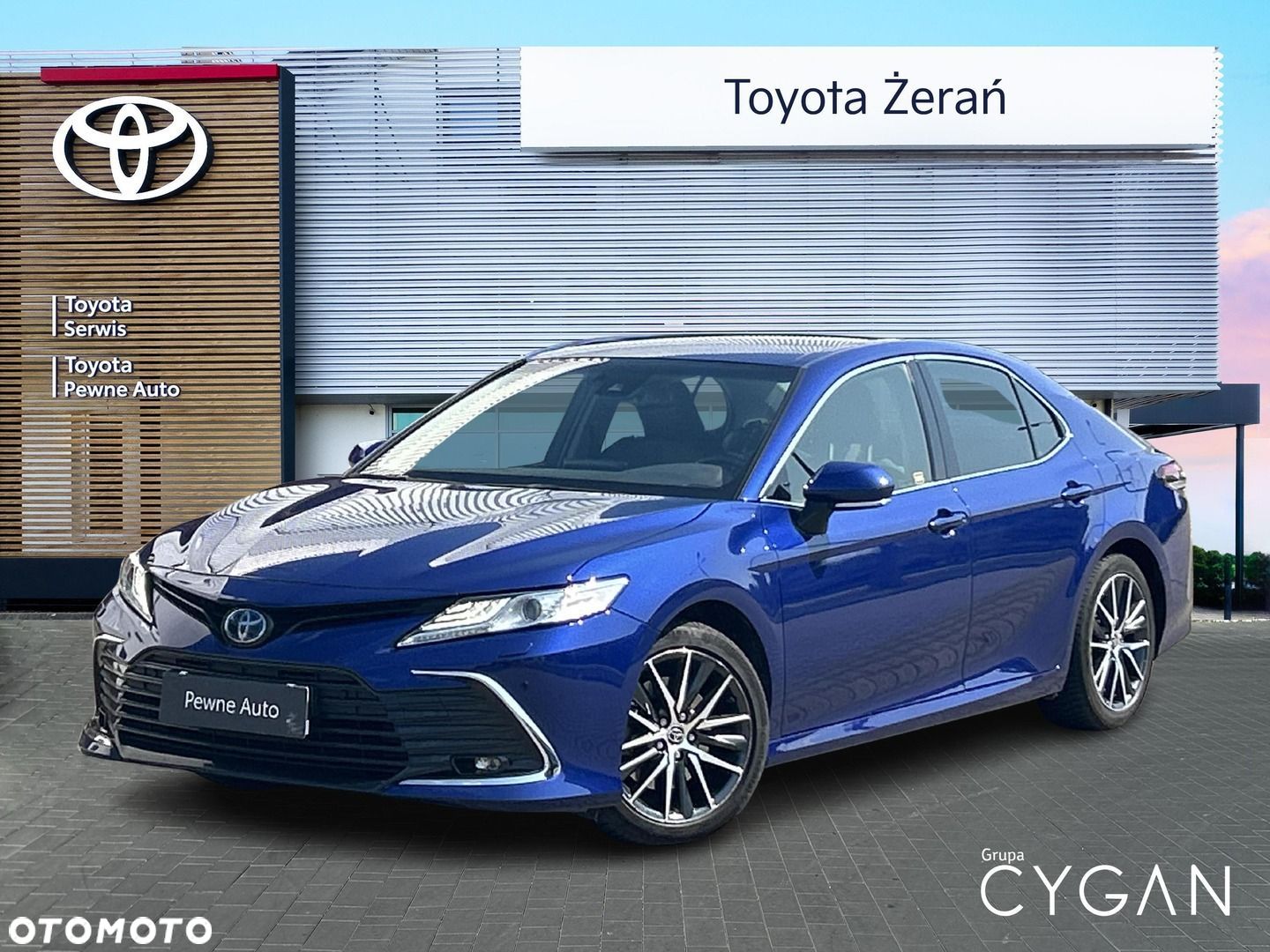 Toyota Camry - 1