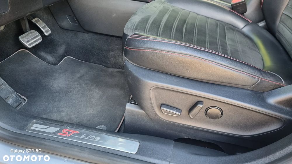 Ford Kuga 2.0 EcoBlue 4x4 ST-LINE - 13