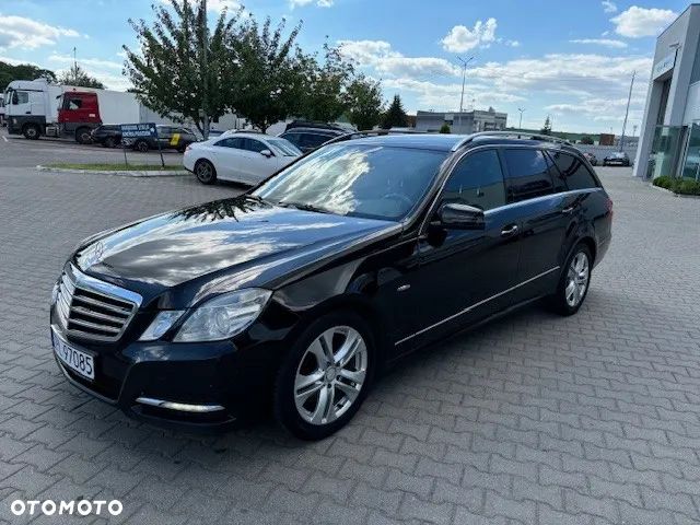 Mercedes-Benz Klasa E 300 CDI BlueEff Avantgarde - 4