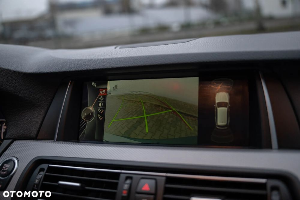 BMW Seria 5 530d xDrive Sport-Aut Luxury Line - 28