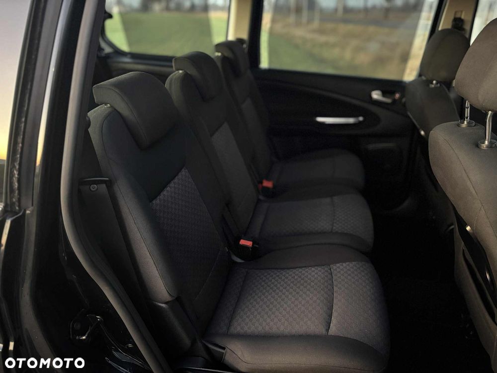 Ford Galaxy 2.0 Ghia - 29