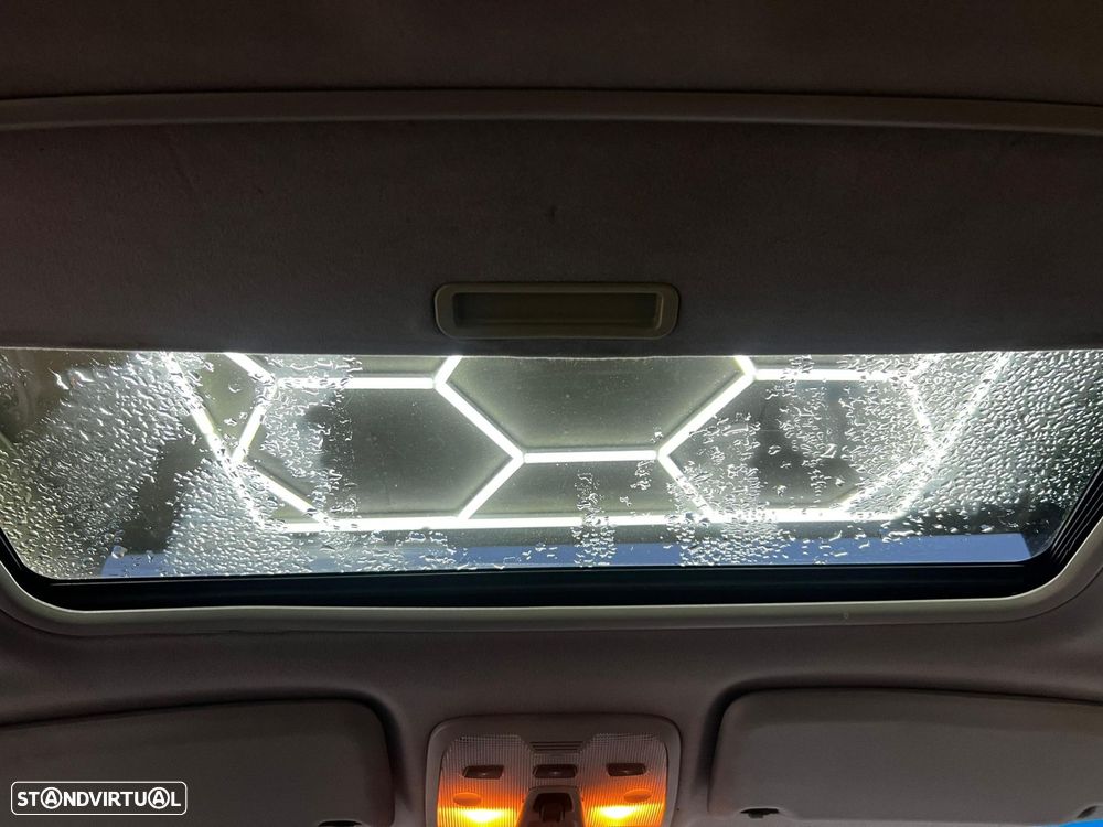 Volvo V70 Crosscountry - 34