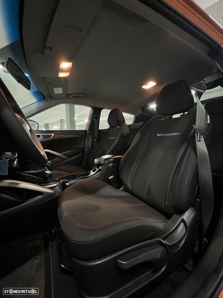 Hyundai Veloster - 7
