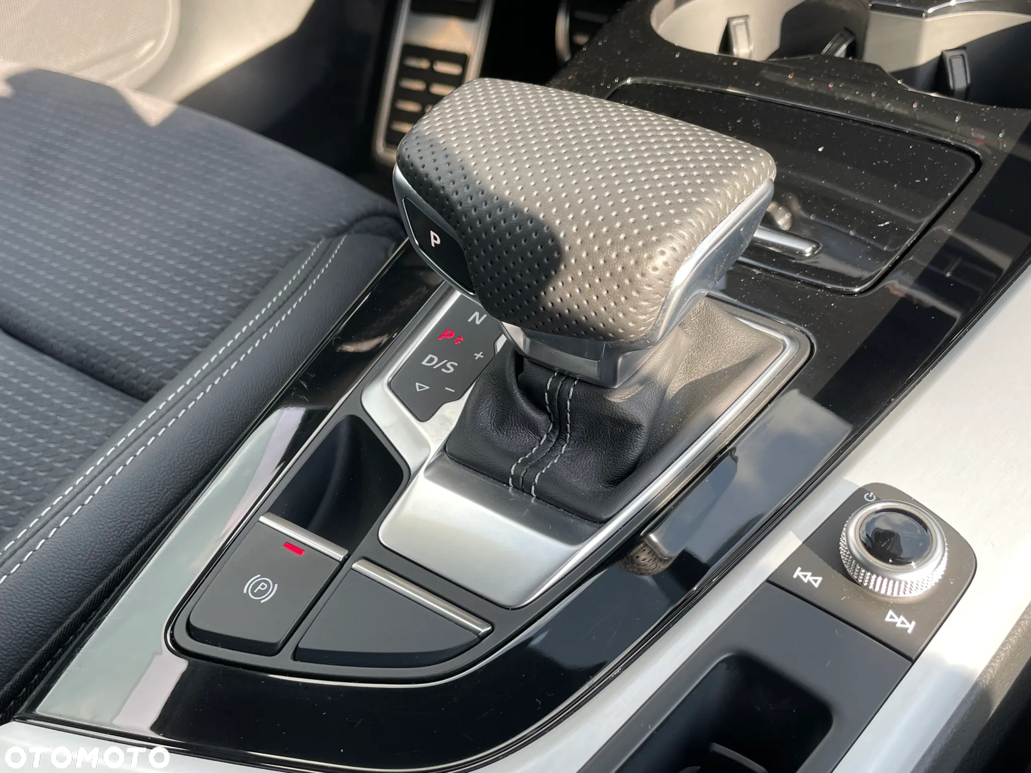 Audi A4 Avant 40 TDI S tronic S line - 17