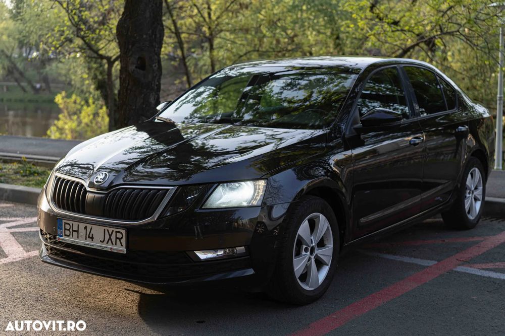 Skoda Octavia 1.6 TDI DSG Ambition - 5