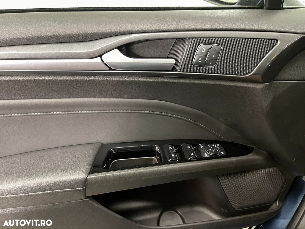 Ford Mondeo 2.0 HEV Titanium - 28