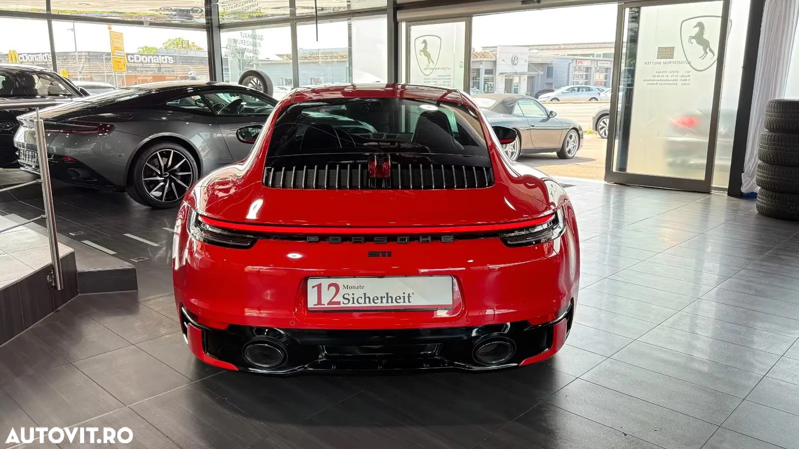 Porsche 911 Carrera 4 PDK - 11