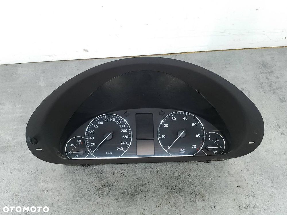 LICZNIK MERCEDES-BENZ KLASA C W203 A2035404348 110.080.327/001 SIEMENS 1.8 - 1