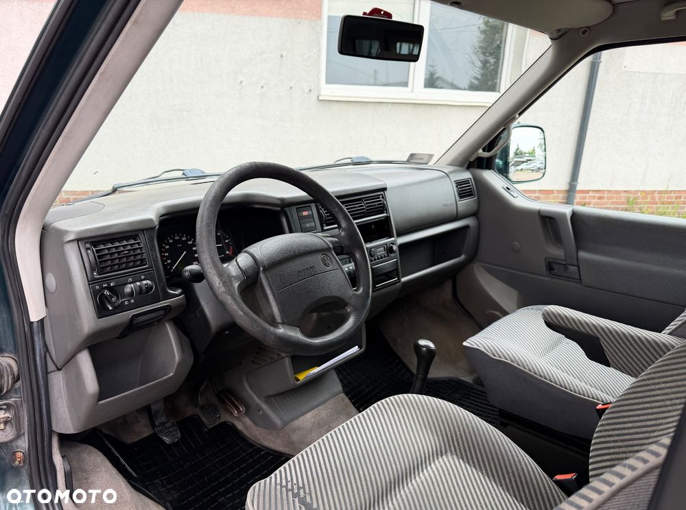 Volkswagen Multivan D - 12