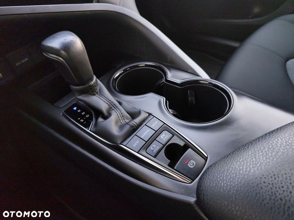 Toyota Camry 2.5 Hybrid Comfort CVT - 21