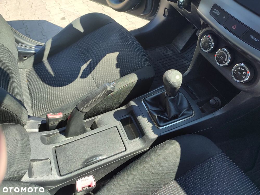 Mitsubishi Lancer 1.8 Intense - 27