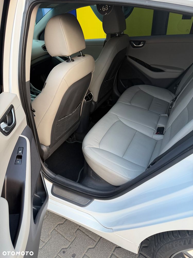 Hyundai IONIQ Hybrid Premium - 8