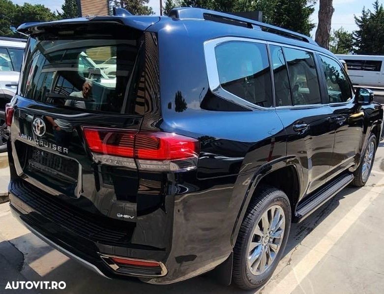 Toyota Land Cruiser 300 - 4